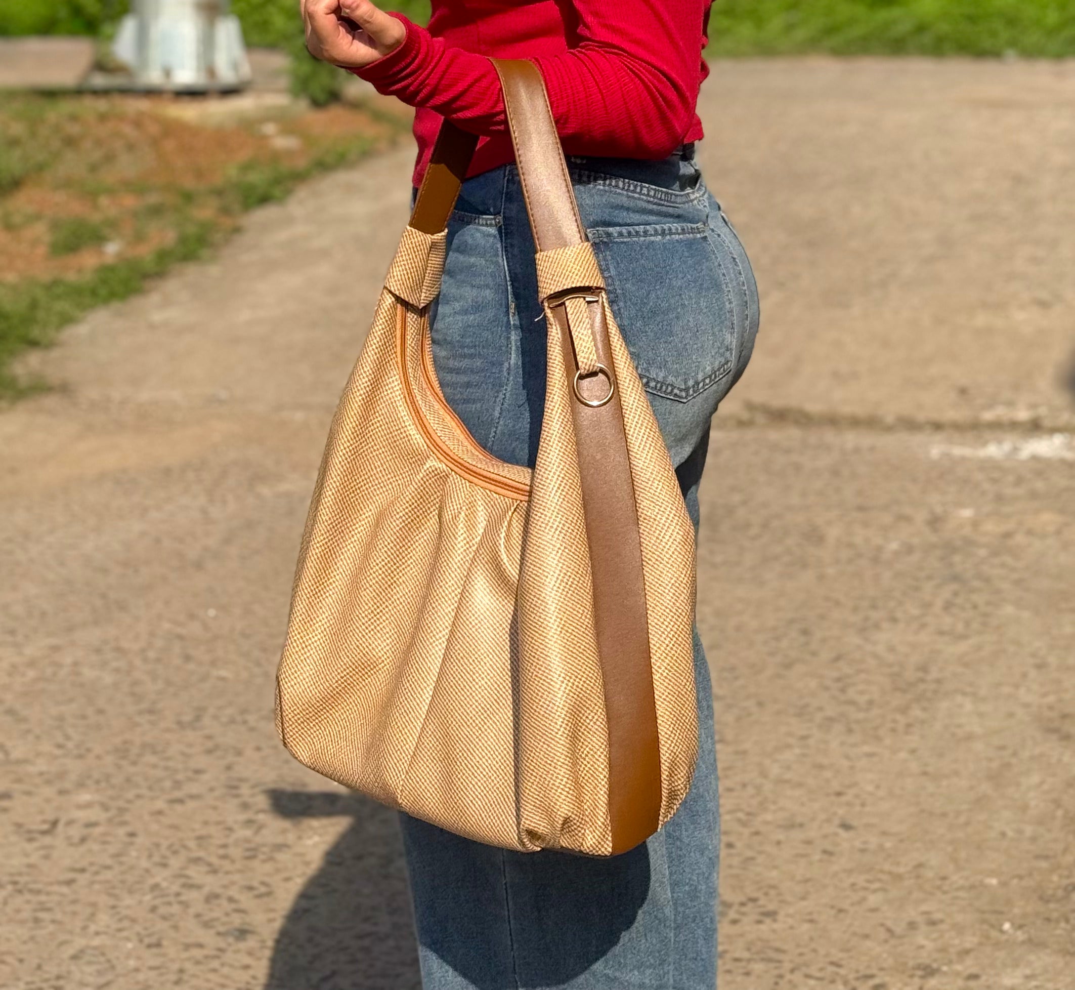 Sharni Textured Tote Bag – Elegant Everyday & Office Handbag