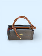 Elegant Top Handle Handbag with Flap Closure – Classic Everyday Satchel