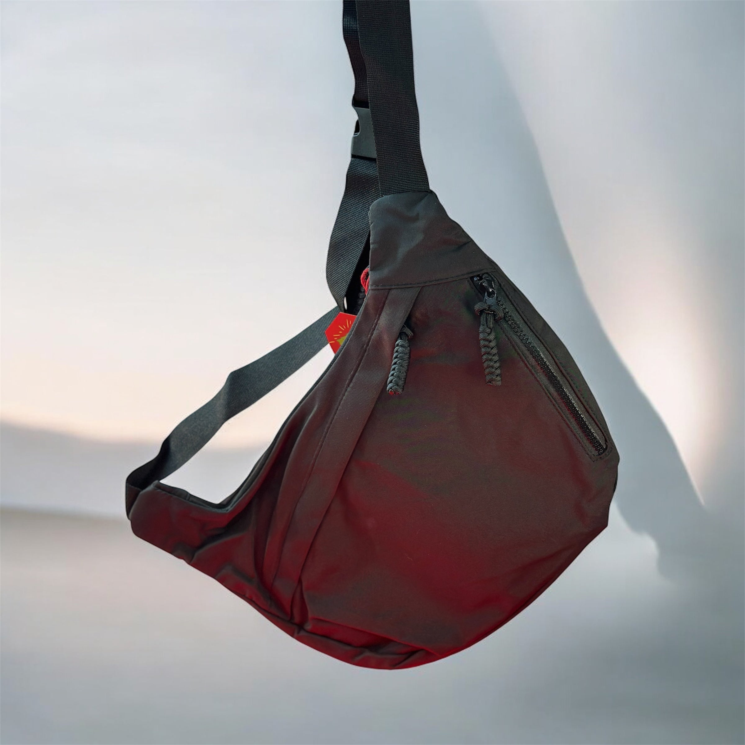 Unisex Black Crossbody Sling Bag – Adjustable Strap Travel Pouch