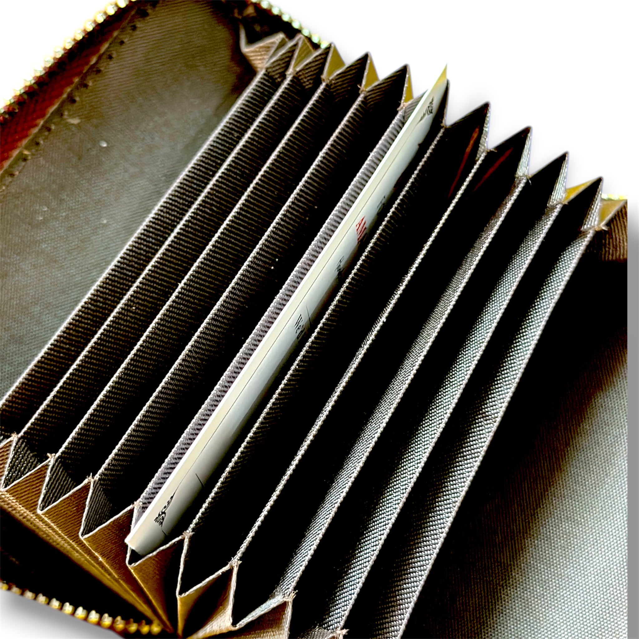 Premium Zip-Around Card Holder Wallet – 11 Slots | Classic & Modern Design | Compact Organizer